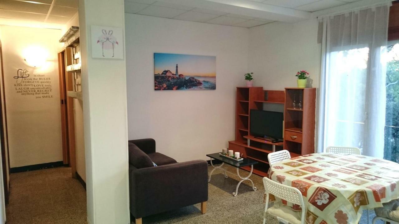 Apartamentos Juan Jose Lloret de Mar Exteriör bild